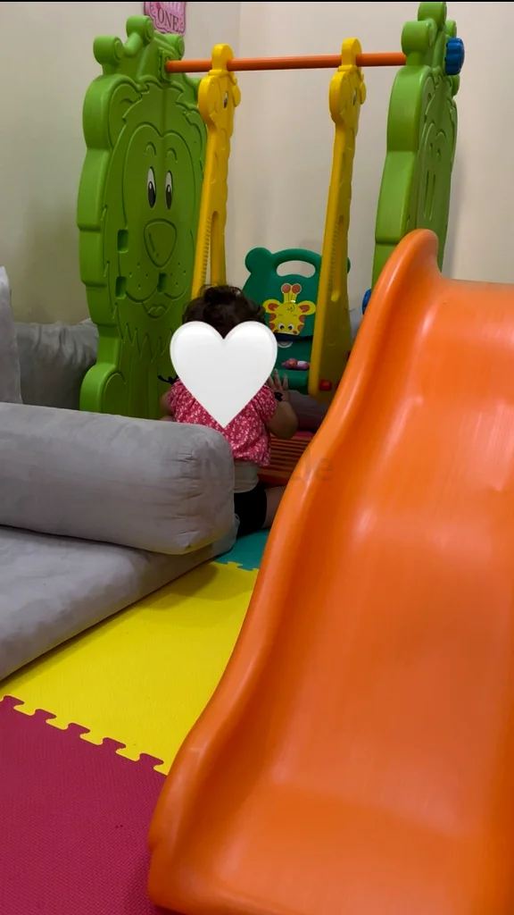زلاجة بلاستيكية للأطفال في حالة جيدة63176640586369111
