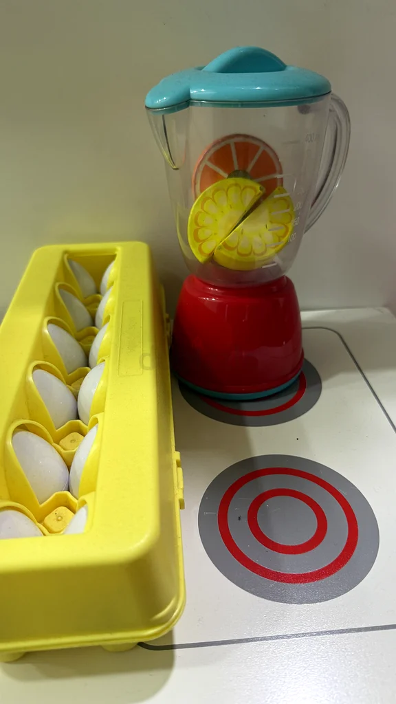 IKEA toy kitchen with utensils, toy food and toy blender63227281320065112
