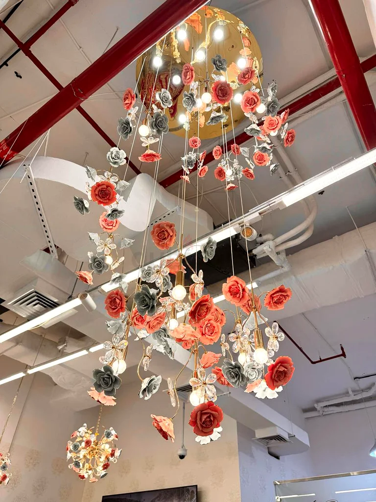 Elegant Floral Chandelier - A Stunning Centerpiece for Your Home63222347215106114