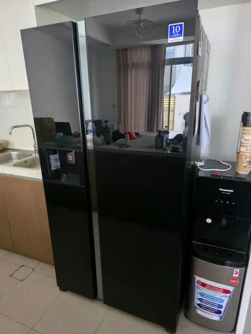 Hitachi Refrigerator Freezer Side by Side With Water Dispenser Ice Maker