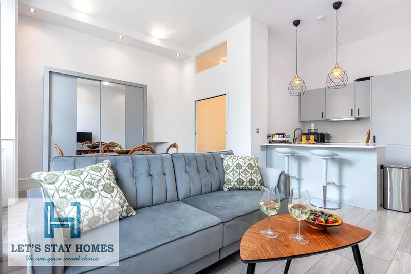 Heavy discount, furnished, kitchen, spacious, free housekeeping63169925857537111
