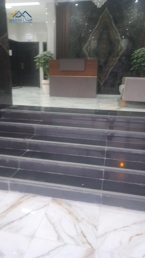 مبنى في موقع متميز، على زاوية شارعين، الشارع الرئيسي63185194050691114