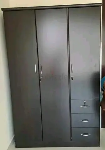 Stylish Grey Wardrobe with Drawer Storage