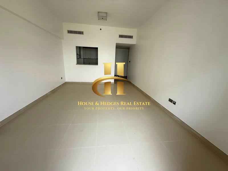 تصميم كبير | طابق عالي | ديكور داخلي مُحسّن63278050773891112