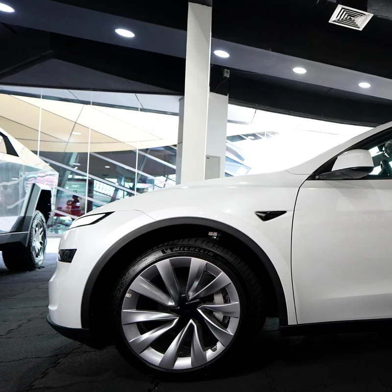 Tesla Model Y • Long Range • 2025 • Brand New62931648572034113