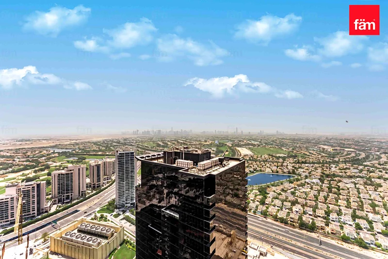 بنتهاوس مُحدّث بـ 4 غرف نوم | نظام منزل ذكي63987419680259111