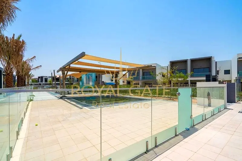 Magnificent 3 Bedroom Townhouse | Middle Unit | Perfect for Family63173135084801111