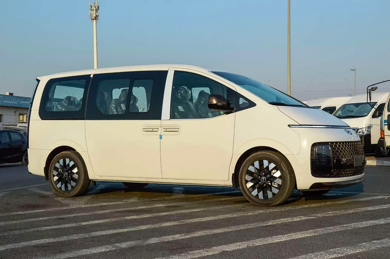HYUNDAI STARIA 2.2L 4WD DIESEL MINIVAN 2025 | PRICE FOR EXPORT63175701193731112