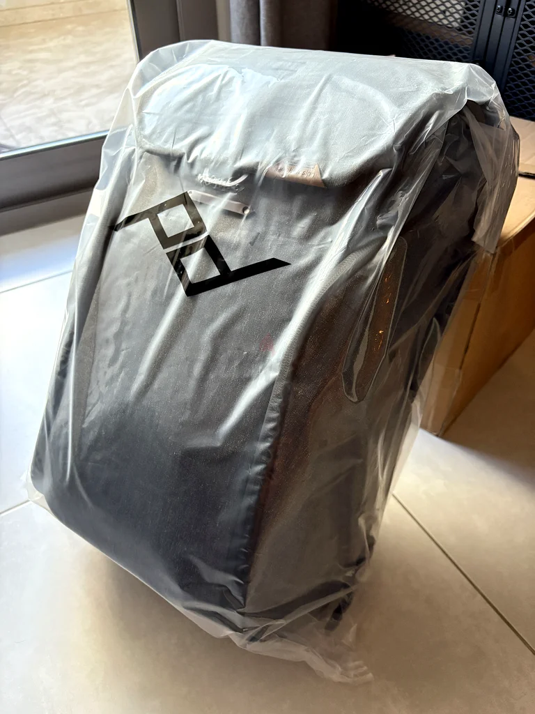 حقيبة ظهر جديدة تمامًا من Peak Design، طراز Everyday Backpack V2 بسعة 30 لترًا (لون فحمي)63233634280835112