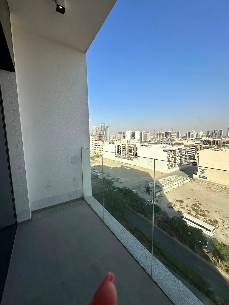 شقة جديدة وواسعة من غرفة نوم واحدة في مبنى عائلي63789168351489111
