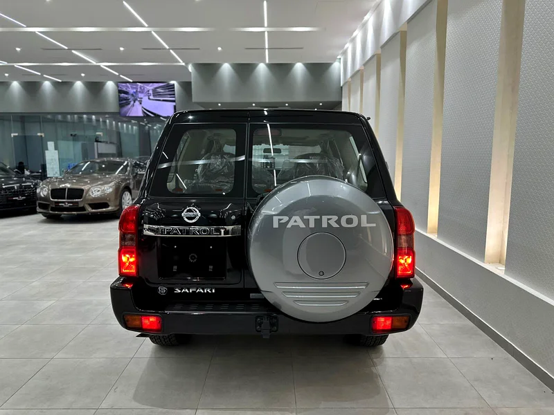 Nissan Patrol Safari V6 Al Ostoura Edition,2024 Model,0 km,Gcc Specification, Under dealer warranty63227779343746114