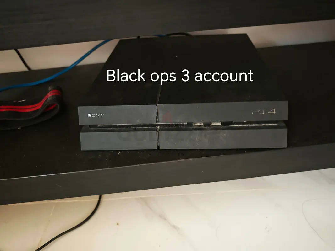 PS4 1TB, 2 controller, Free delivery all