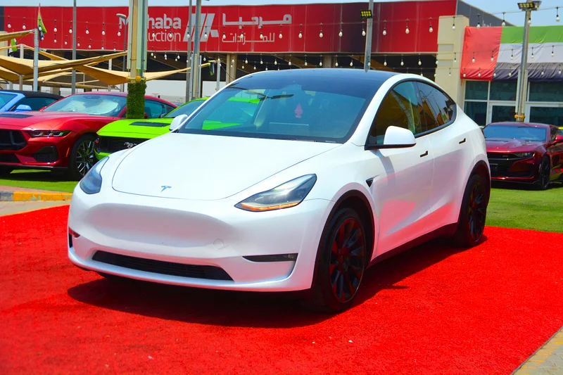 تيسلا Y طويلة المدى بنظام الدفع الرباعي AWD 2025 GCC كهربائية63175703918722111