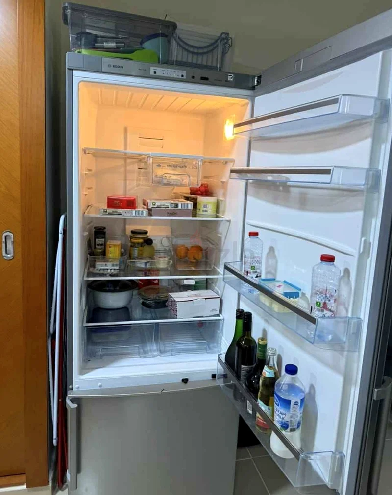 Bosch Bottom Freezer with Refrigerator on top Stainless steel finish63168056239107111