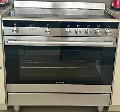 Siemens IQ700 Electric Ceramic Cooker 90cm With Excellent condition Like New