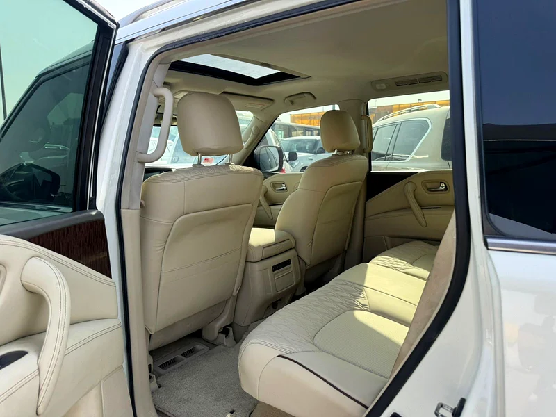 Nissan patrol 2015 fullopshin white color GCc calen car63157442546177114