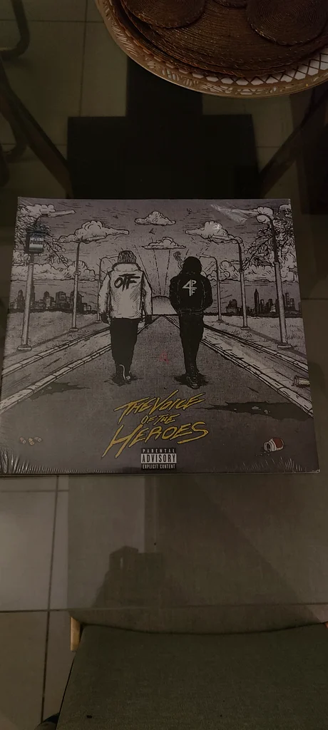 Vinyl Record: The voice of the heroes63224832756866110