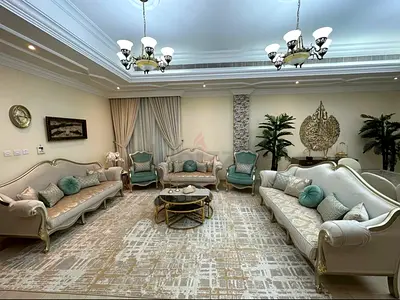 للبيع طقم كنب بحالة ممتازة