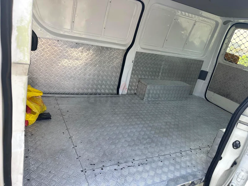 Toyota haice cargo van very good condition very clean63165693457154114