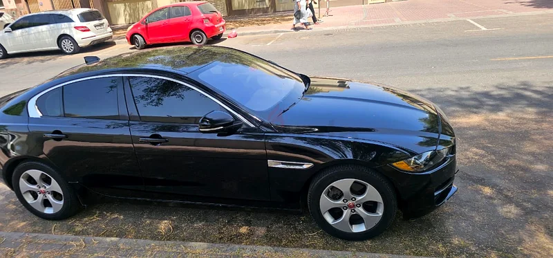 Jaguar XE 2017 full options62930627375618113