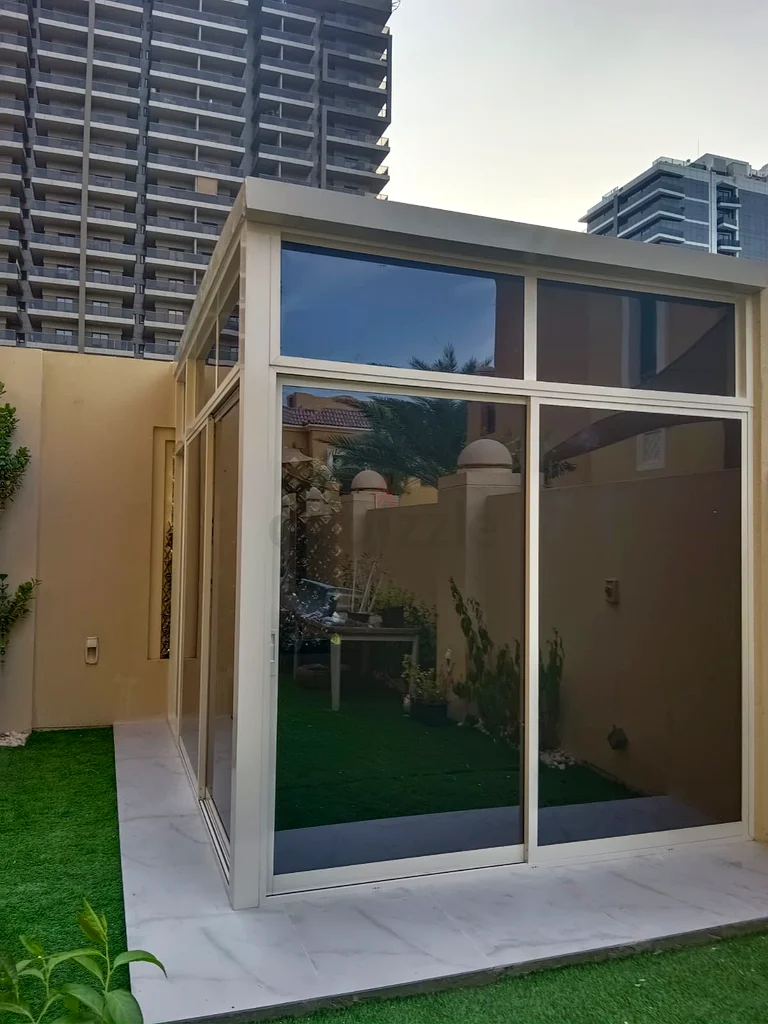 Glass room63220321422595114