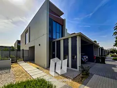 Cherrywood | Large Garden | Corner Villa