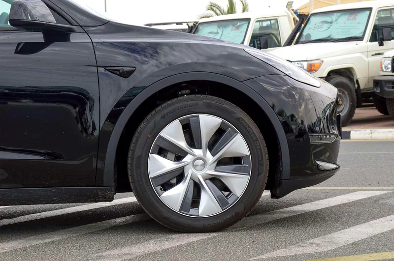 TESLA MODEL Y LONG RANGE ELECTRIC SEDAN 202263134989587330113