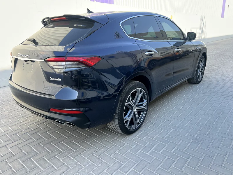 تمويل بنكي من 2995 درهم/شهريًا | مازيراتي ليفانتي مودينا 2023 | ضمان سنة واحدة63176617322627113