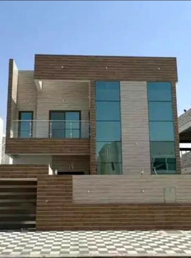 فيلا راقية بـ 4 غرف نوم بالإضافة إلى غرفة خادمة: تجمع بين الفخامة والراحة632513369529611119