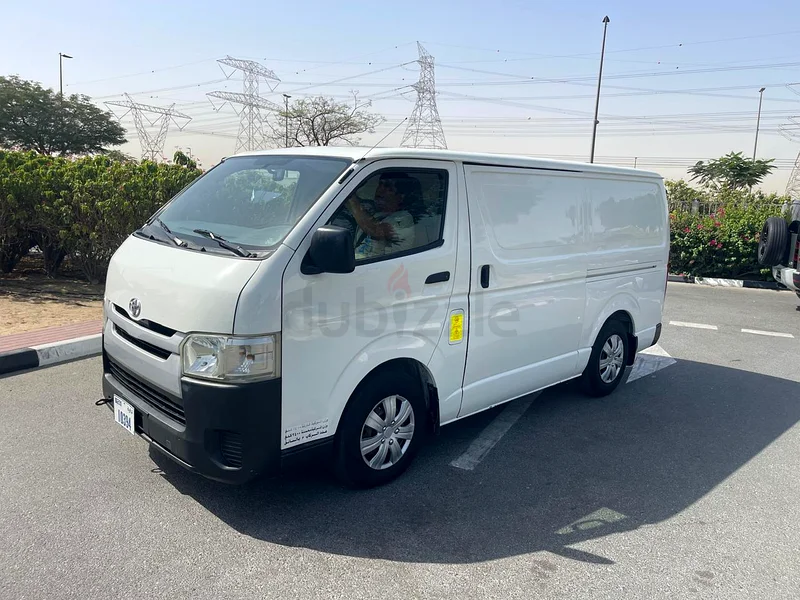 Toyota haice cargo van very good condition very clean63165693457154112