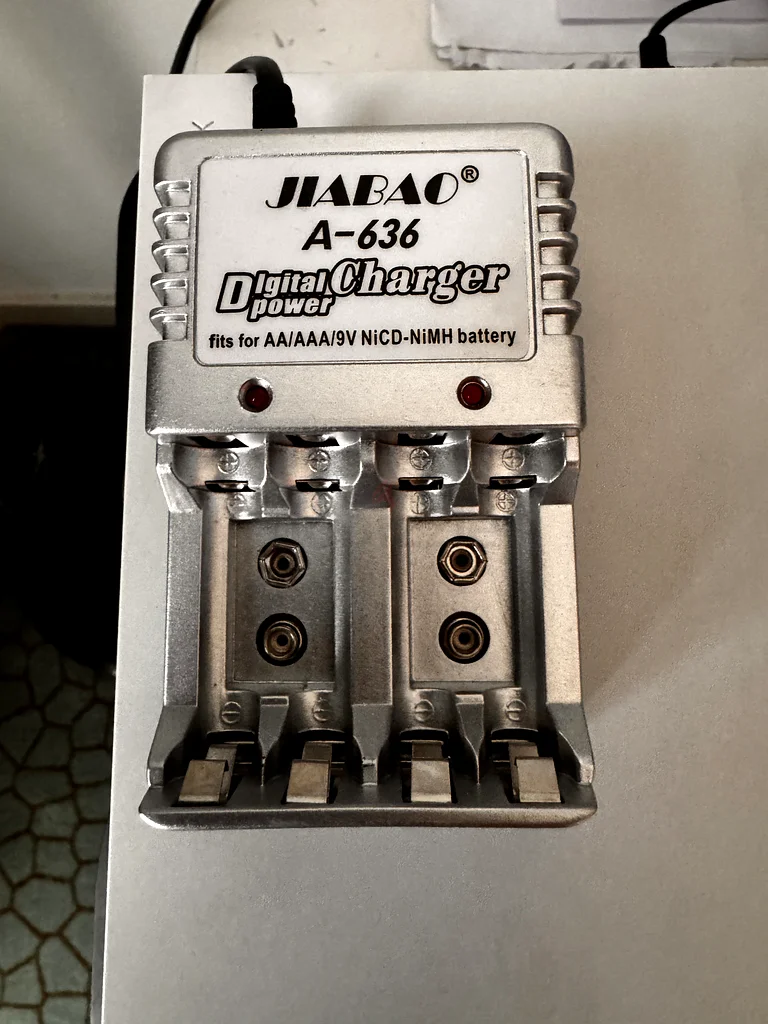 AA AAA battery charger632607536161311129