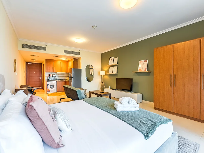 SUMMER OFFER: Stylish Studio Escape in the Heart of JLT63831432216451111