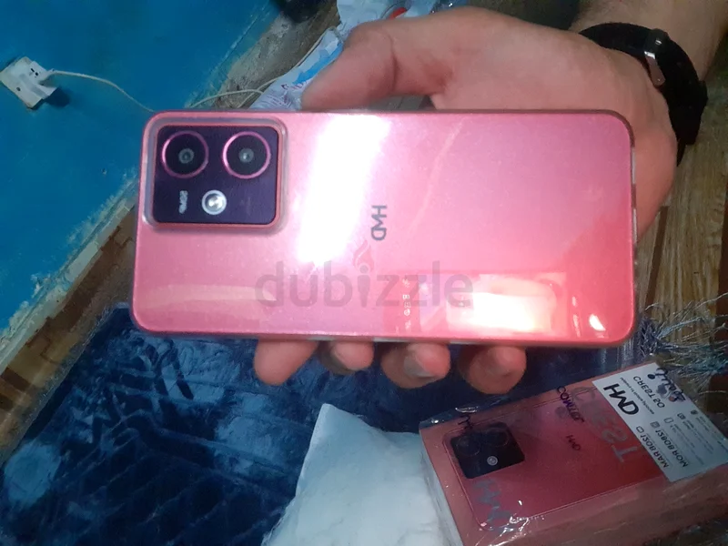 Mobile hmd crest63215874042883113