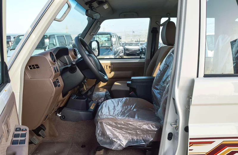 TOYOTA LAND CRUISER 76 4.0L GCC MID OPTION 2024 | PRICE FOR EXPORT63138716104961114