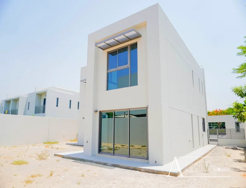 Spacious Villa | Next to Al Zahia | Resale63192569473026113