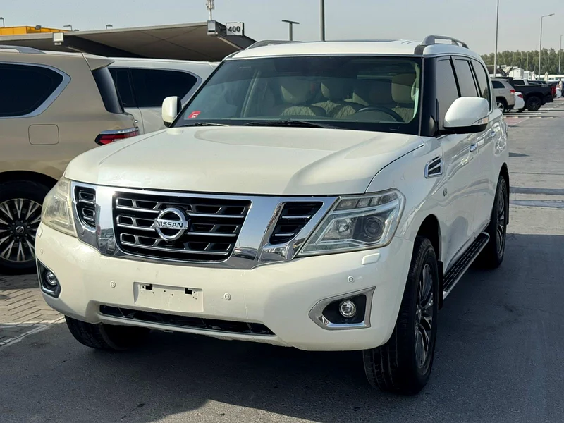 Nissan patrol 2015 fullopshin white color GCc calen car63157442546177112