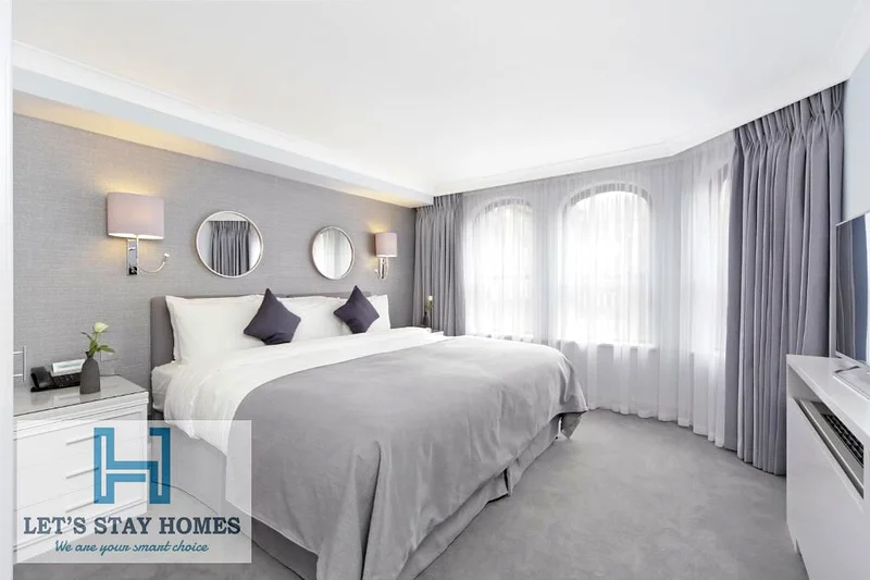Early Winter Offer! Fully furnished with kitchen. One free housekeeping service.63168978863489113
