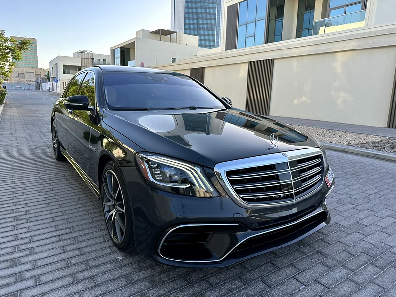 للبيع مرسيدس S560 موديل 2019 (كيت 63 اصلي كااامل) صبغة وكالة بالكااامل وبدون حوادث63164770913025113