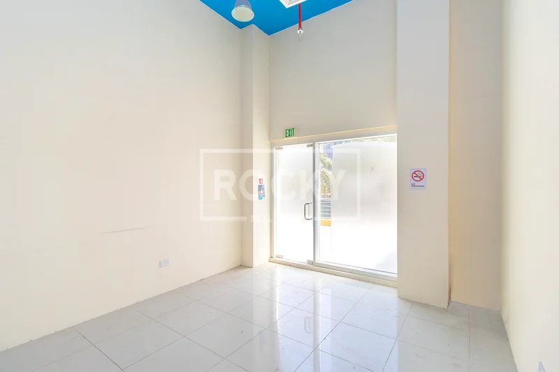 Rented Shop | Close to metro | VL Served63195084826625113