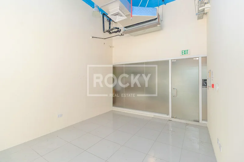 Rented Shop | Close to metro | VL Served63195084826625114