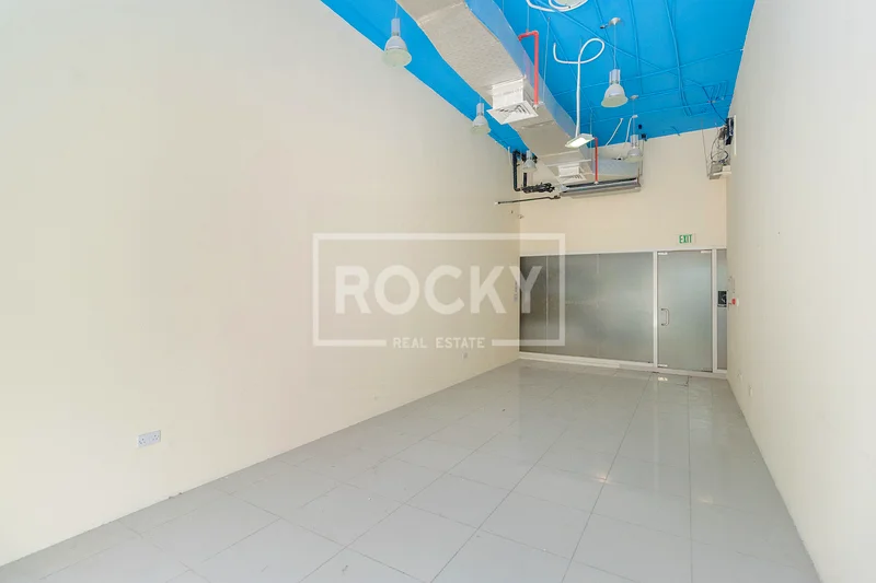 Rented Shop | Close to metro | VL Served63195084826625111