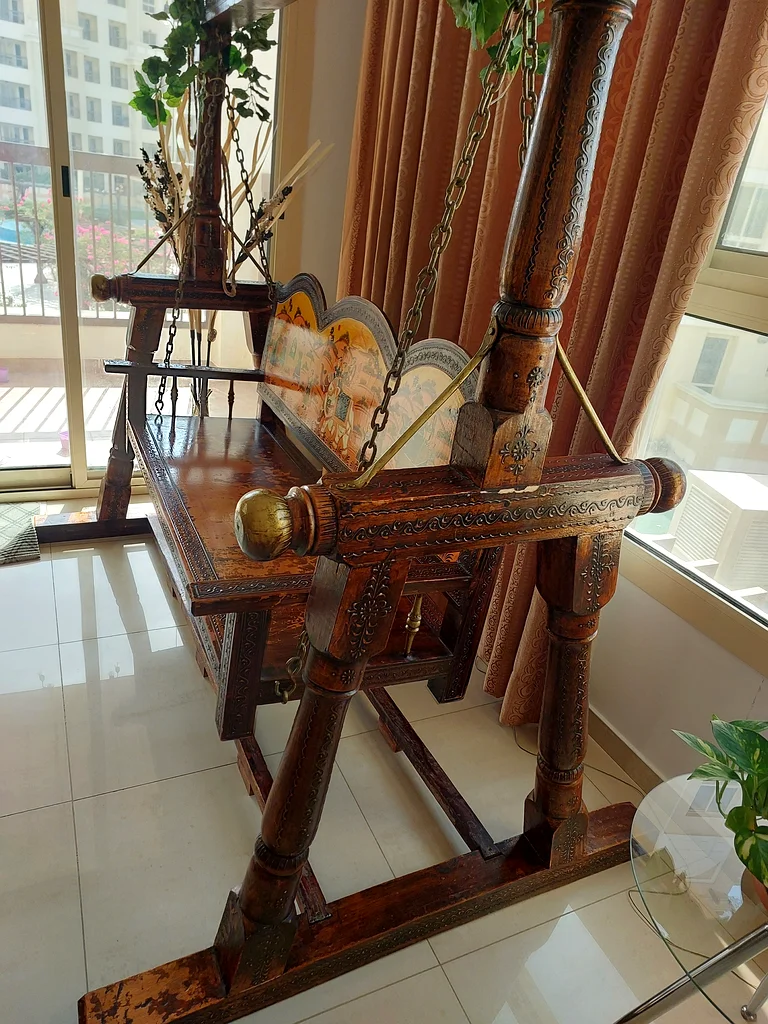 Traditional Swing with Beautiful Artwork.made with sheesham wood.63220328280707111