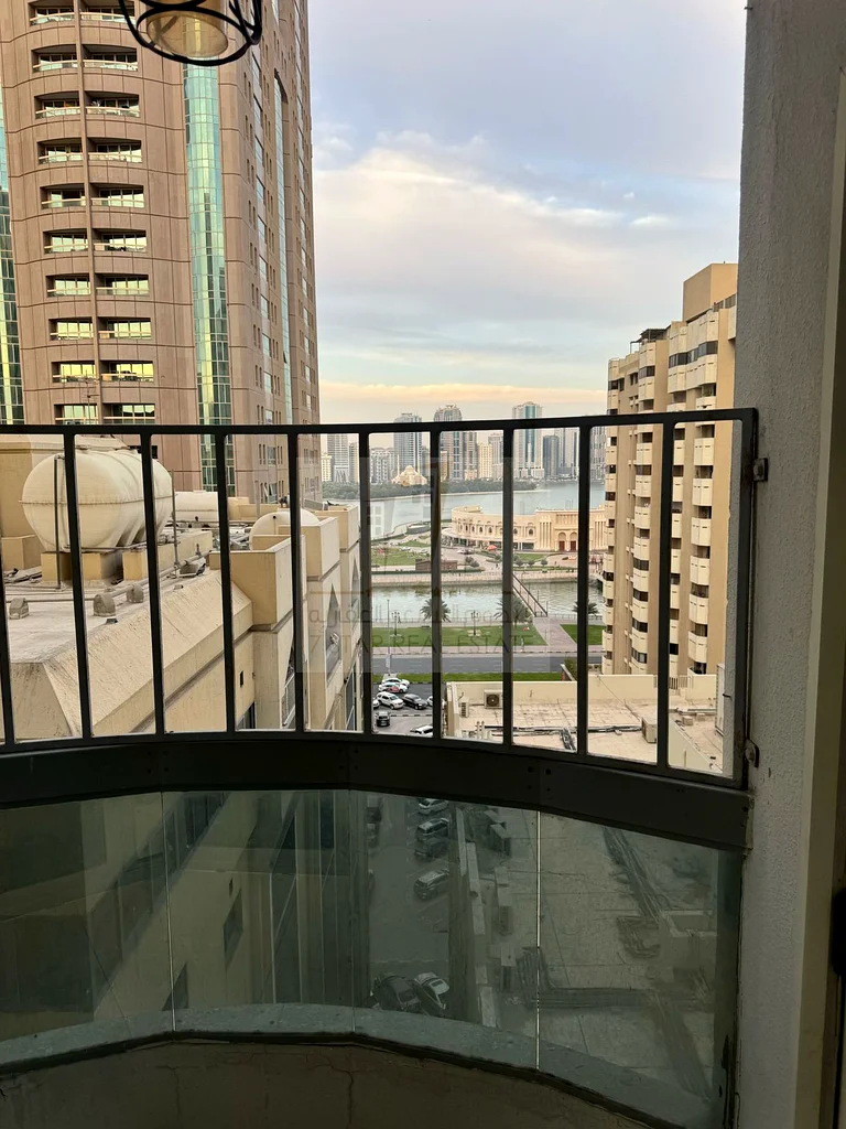 شقة للبيع بإطلالة على البحر في برج السرحي63191568950657110