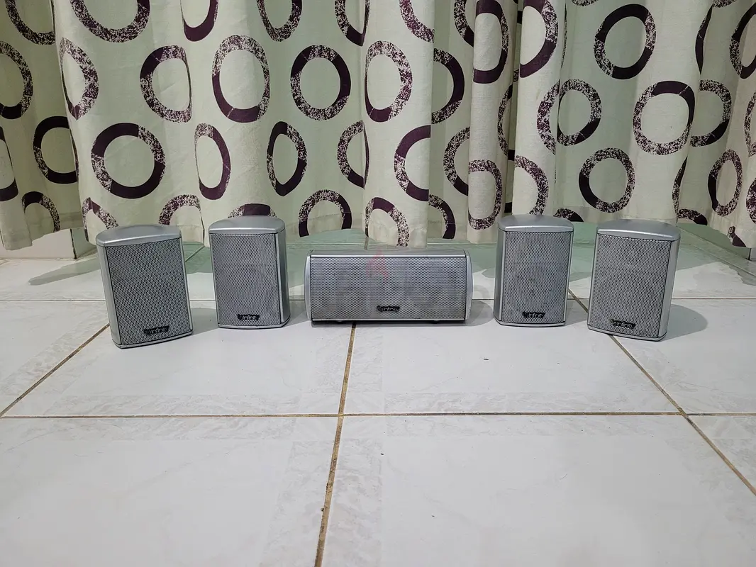 Infinity 5 Nos. 2-Way Speakers in excellent working condition