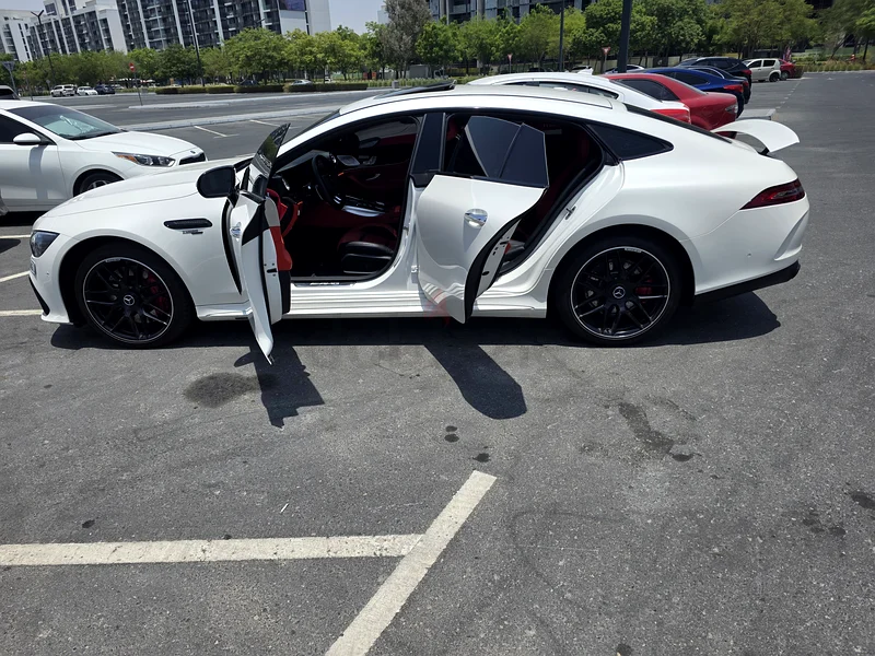 Description 
2022 Mercedes-Benz GT43 AMG American Specs  -10,000 kms 280,000 AED63137803650051111