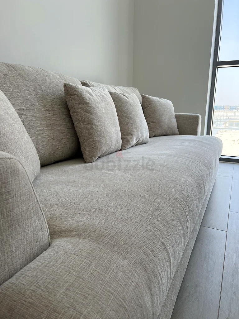 Selling price 2000 dirhams63217825938818112
