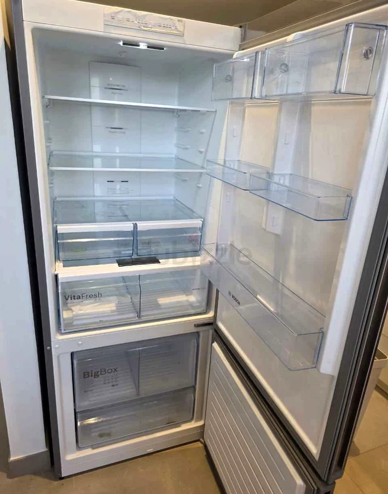 Bosch New Model bottom Freezer Refrigerator Like new63167109879298111