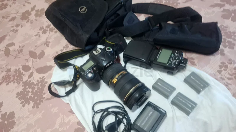 حزمة كاميرا نيكون دي إس إل آر مع الملحقات63234132371202110