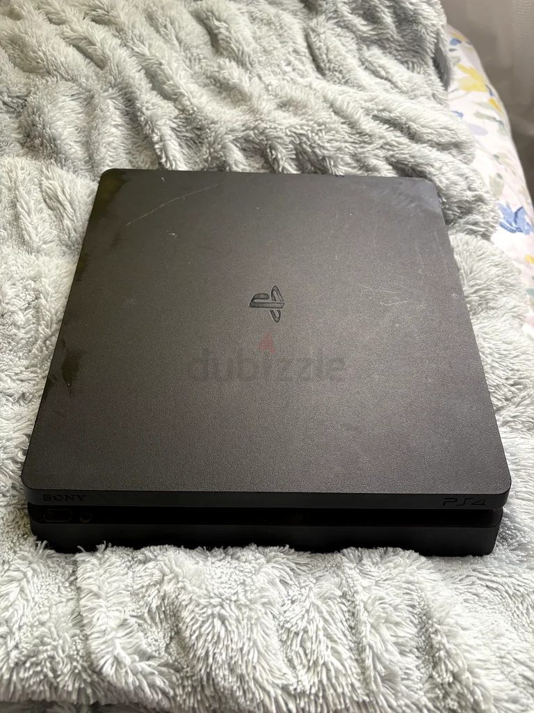 قرص PS4 مع وحدتي تحكم63228829953538110