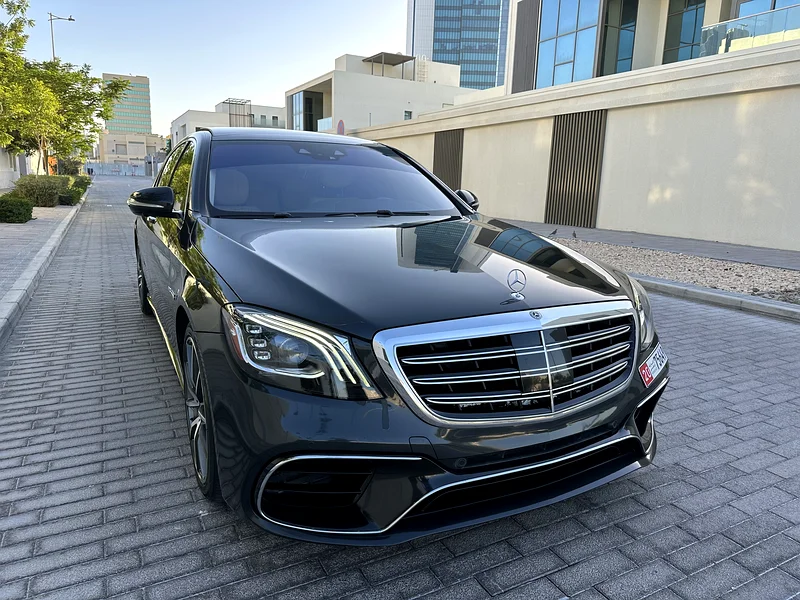 للبيع مرسيدس S560 موديل 2019 (كيت 63 اصلي كااامل) صبغة وكالة بالكااامل وبدون حوادث63164770913025114